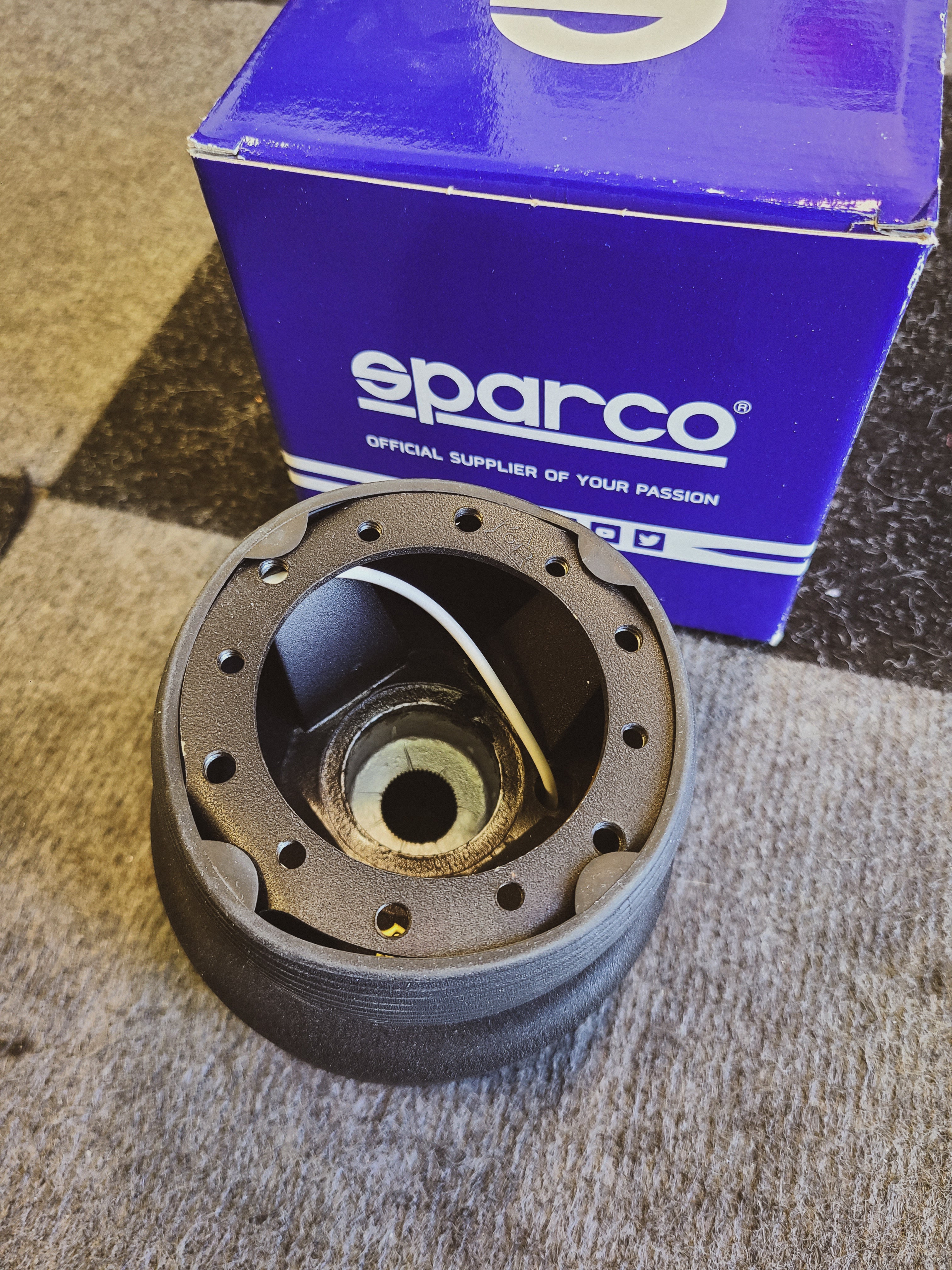 BMW E31 E32 E34 E36 Sparco Steering wheel hub fits MOMO & Nardi